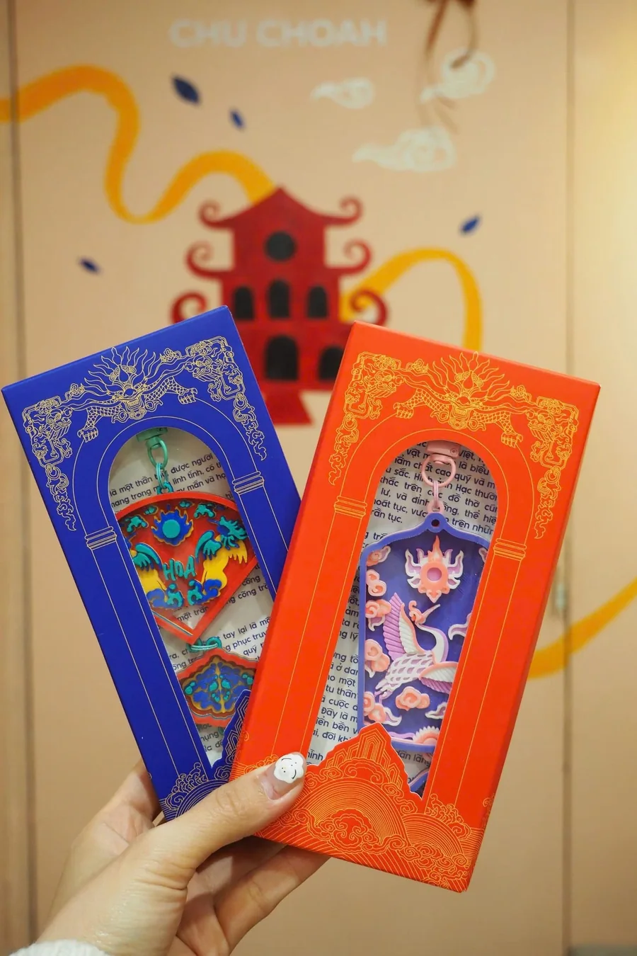 Hộp quà in nhũ vàng của CNHD